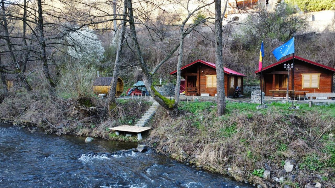 Eden Natural Resort - Transalpina Capalna Eksteriør billede