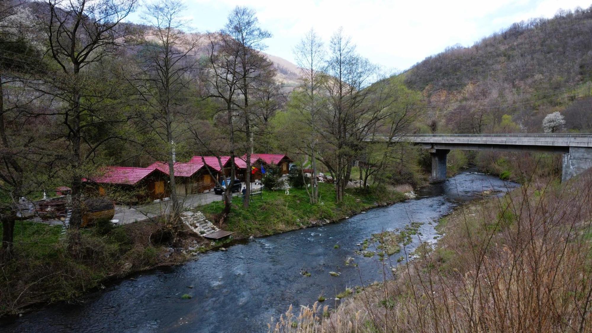 Eden Natural Resort - Transalpina Capalna Eksteriør billede